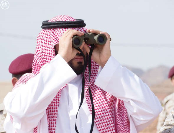 محمد بن سلمان يتفقد قوات المنطقة الجنوبية في العيد