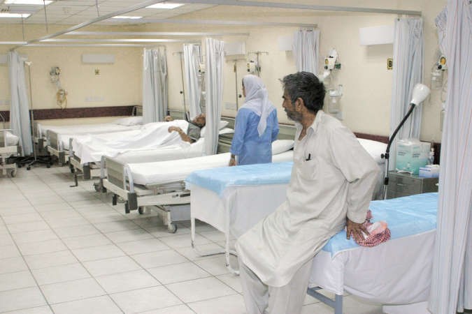  بعض المرضى من كبار السن يرفضون مغادرة المستشفى ﻿