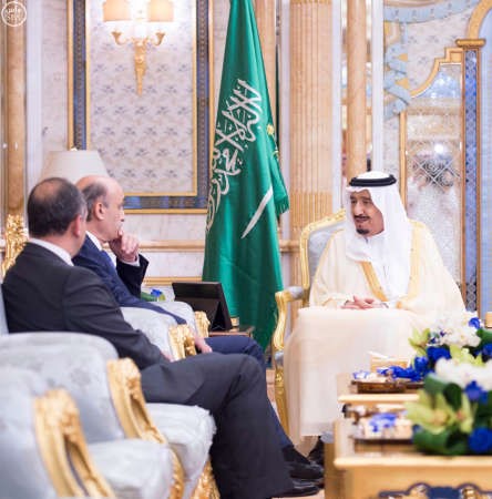 خادم الحرمين الشريفين الملك سلمان بن عبدالعزيز يستقبل رئيس حزب القوات اللبنانية سمير جعجع واس