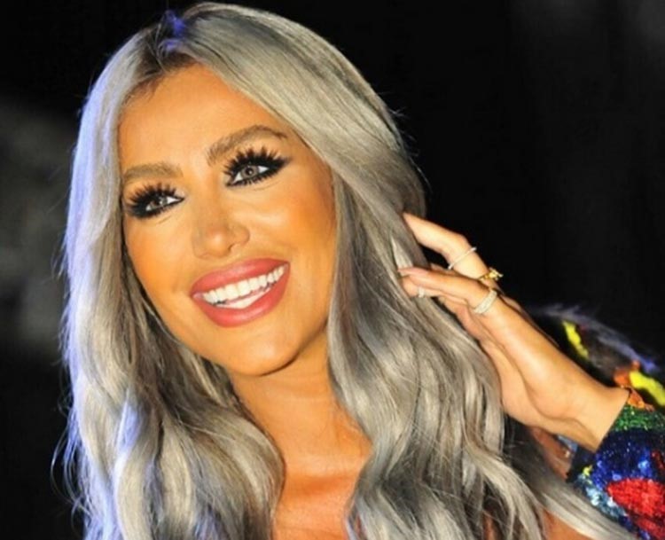 بالصور.. مايا دياب بشعر رمادي في "لوك جديد" 
