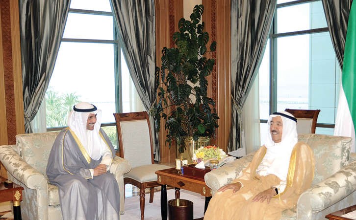 صاحب السمو الامير الشيخ صباح الاحمد مستقبلا مرزوق الغانم 