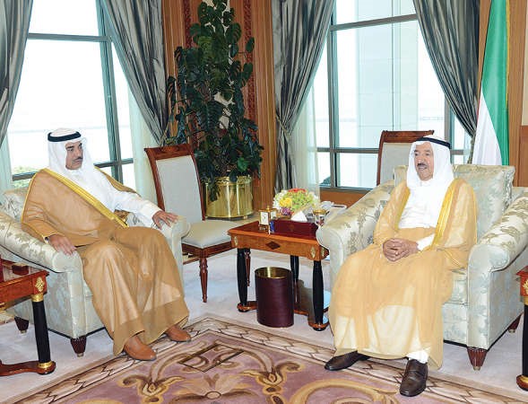 صاحب السمو خلال لقائه الشيخ صباح الخالد 