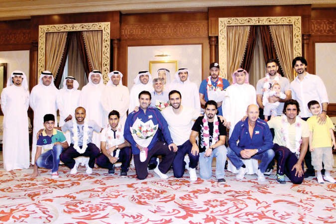 صورة جماعية لاستقبال وفد منتخب التنس العائد من ايران في قاعة التشريفات ﻿