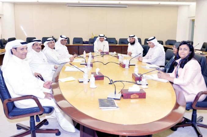رئيس مجلس الامة مرزوق الغانم مترئسا اجتماع الامناء العامين المساعدين الجدد