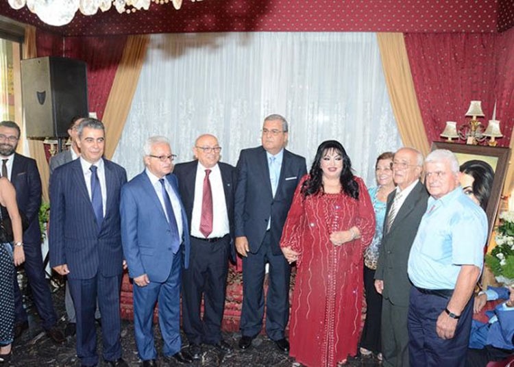 بالصور.. تعرف على سبب بكاء سميرة توفيق في حفل تكريمها