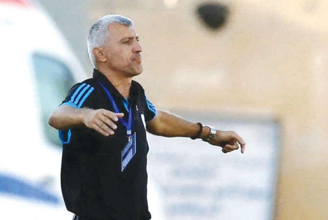 مدرب كاظمة الروماني فلورين ماتروك يريد انهاء ملف المحترفين