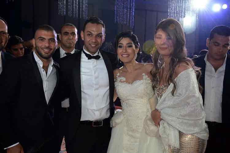 بالصور.. زفاف ايتن عامر بحضور النجوم !