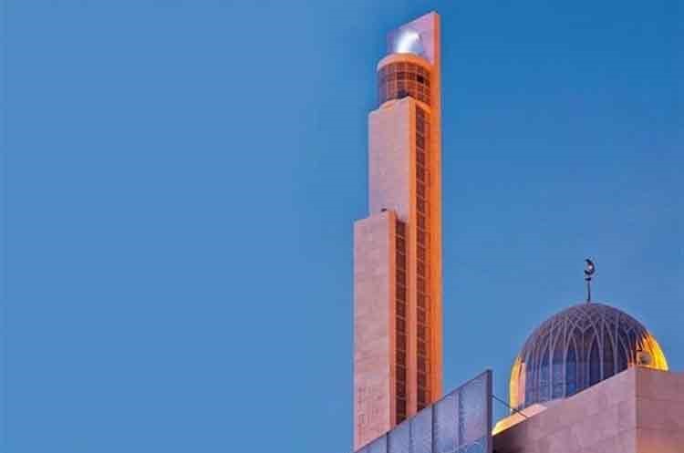 مسجد عبد الرحمن الصديق يلقب بمسجد العمود الفقري دبي