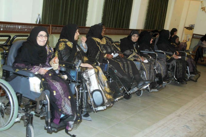 وعدد من الامهات في دار رعاية المسنين﻿