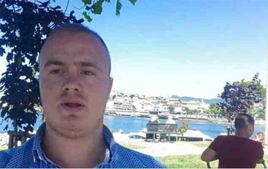 بالصور.. داعشي ينشر صوره بملابس البحر على أحد شواطئ تركيا