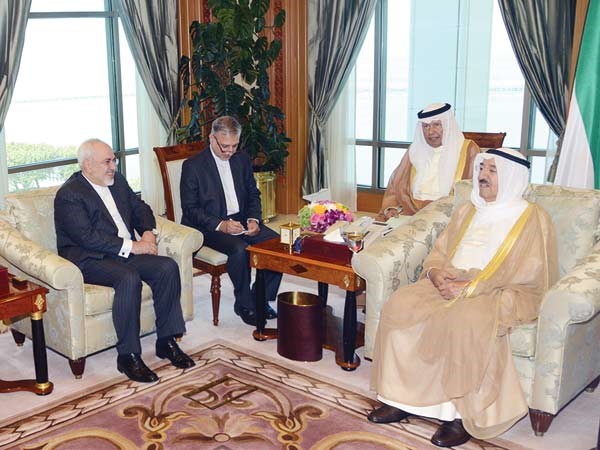 صاحب السمو الامير الشيخ صباح الاحمد لدى استقباله وزير الخارجية الايراني دمحمد جواد ظريف
