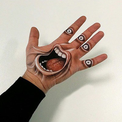 لوحة سريالية تطلق لخيالك العنان