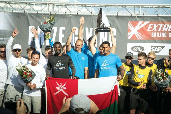 قارب الموج مسقط يتوج في جولة كارديف