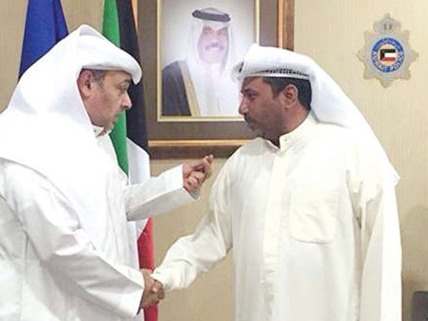 البلام مع مدير الجرائم الالكترونية العقيد يوسف الحبيب اثناء تسجيل القضية﻿