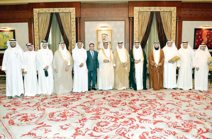 رئيس مجلس الامة بالانابة مبارك الخرينج والوفد المرافق له اثناء مغادرتهم الى الاردن﻿