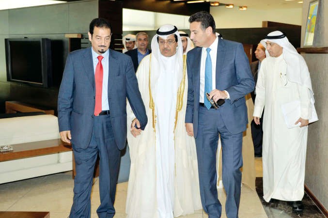 الخرينج اثناء وصوله الى الاردن وفي استقباله السفير د حمد الدعيج﻿
