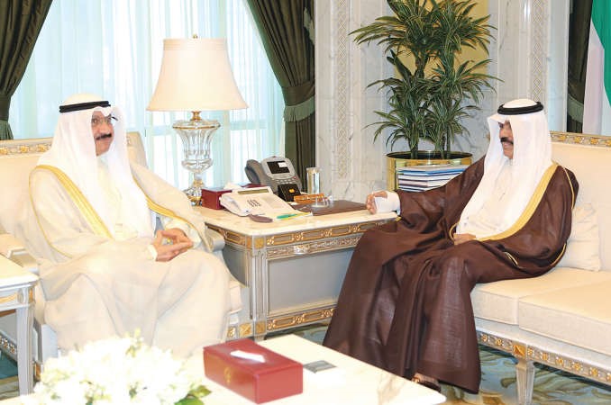 سمو ولي العهد الشيخ نواف الاحمد مستقبلا الشيخ سالم العبدالعزيز﻿