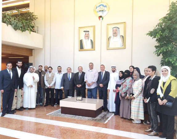 اعضاء الوفد خلال زيارتهم الى مقر العمل الانساني في جنيف
