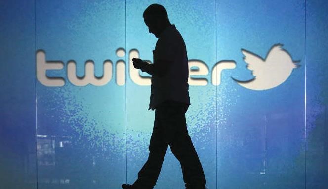 «تويتر» تُقرّ بعجزها رغم نمو إيراداتها الفصلية 61%