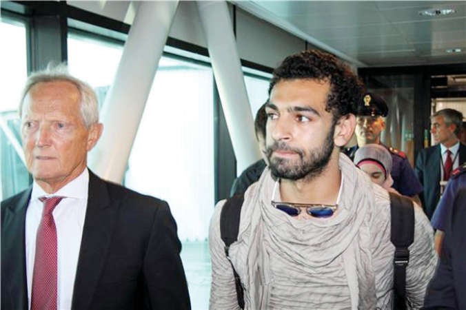 النجم المصري محمد صلاح لدى وصوله الى روما