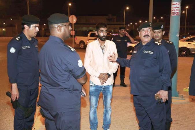 العلي في احدى نقاط التفتيش
