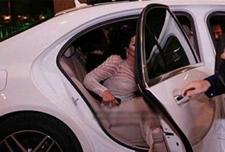 بالصور.. سمية الخشاب بإطلالة جديدة تغير ملامحها وبفستان ينحت قوامها