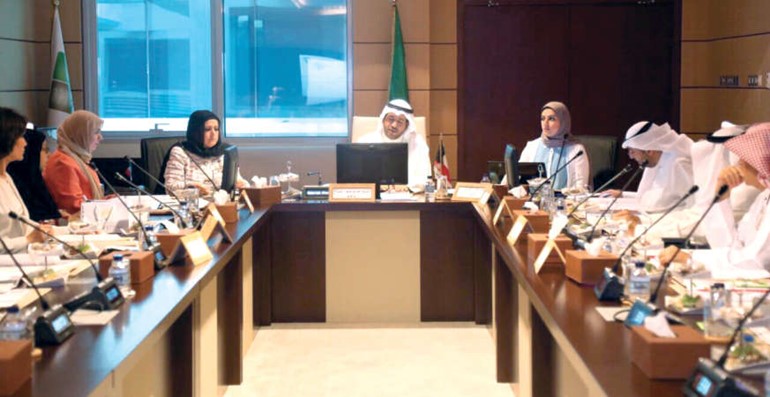 الشيخ عبدالله الاحمد مترئسا الاجتماع الثاني لمجلس ادارة هيئة البيئة﻿
