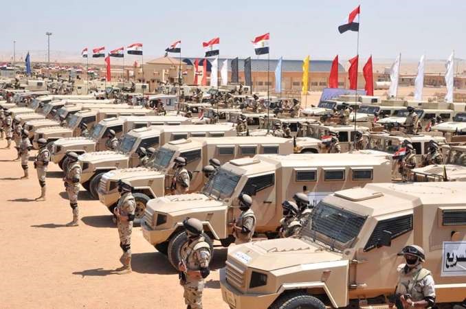 جانب من استعدادات القوات المسلحة المصرية لتامين افتتاح قناة السويس الجديدة امس ﻿