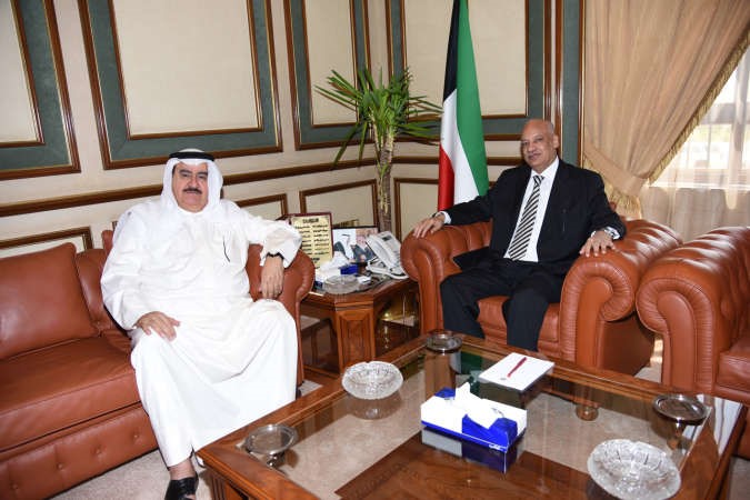 ثابت المهنا مستقبلا السفير عبدالكريم سليمان