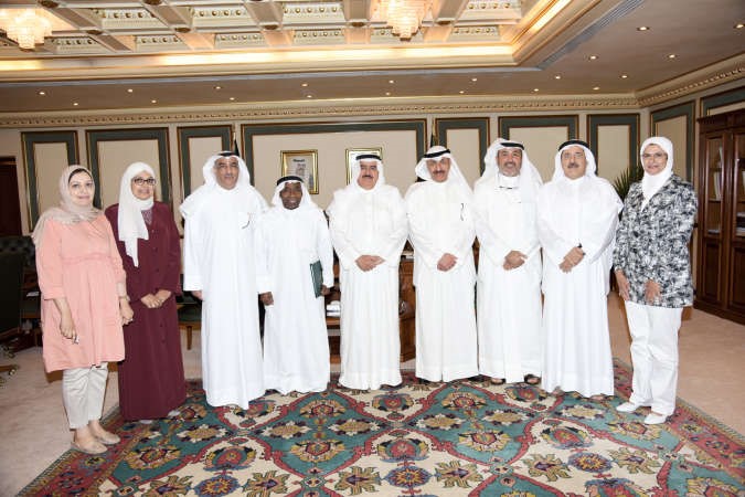 ثابت المهنا وراشد السيف وعبد الواحد الزيد ويوسف العوضي وبثينة المناعي وداماني الصقعبي والمستشار علي الضبيبي وداحمد الشطي ودامال اليحيى