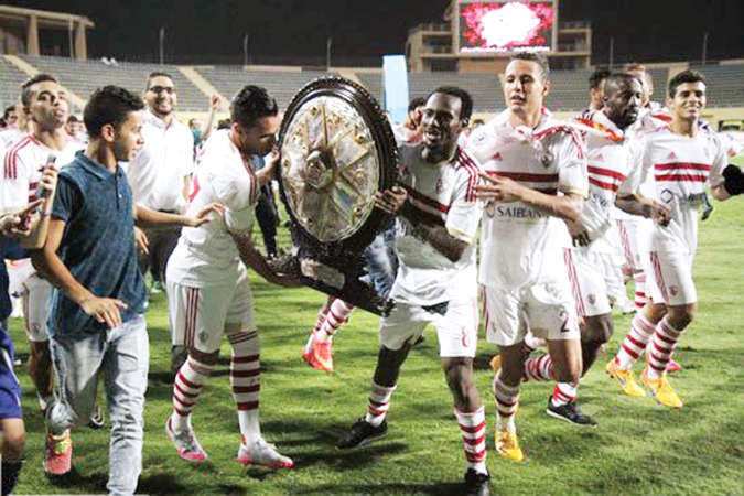 الزمالكاويون يحتفلون بدرع الدوري 