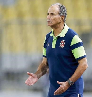 الأهلي يستعد للنجم الساحلي ومبروك ينتظر دوره في الإقالة