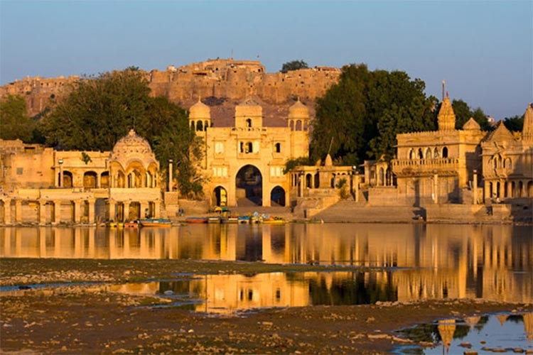 الهند