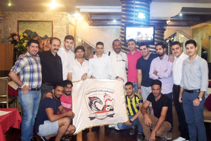 رئيس واعضاء الرابطة السورية يستعدون للمباراة