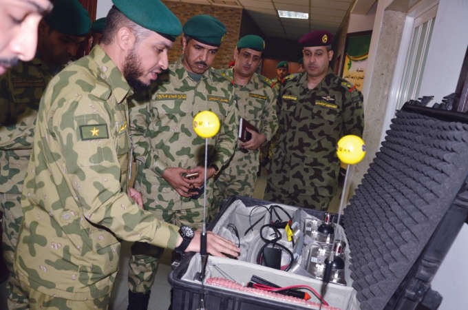 اللواء الركن فالح شجاع يتفقد بعض الاجهزة ﻿