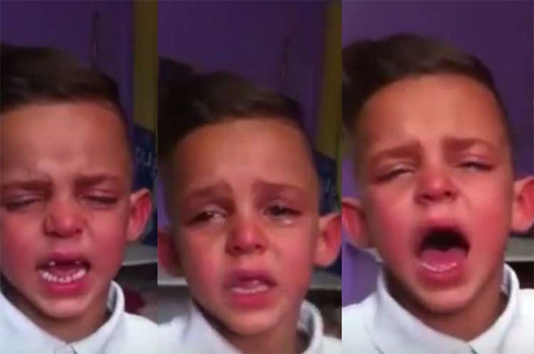 بالفيديو.. طفل يبكي بحرقة لرغبته فى الزواج من نجوى كرم وعدم ردها عليه!