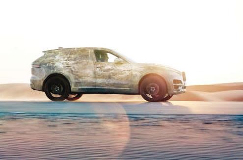 جاكوار F-PACE.. سيارة الظروف الصعبة