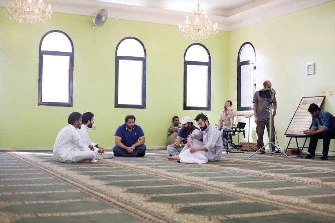 لقطة داخل المسجد بالنادي العربي﻿