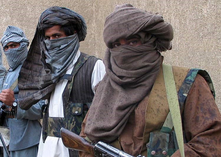طالبان تنتقد شريط فيديو «مرعباً» لإعدام «داعش» عدداً من أسراها