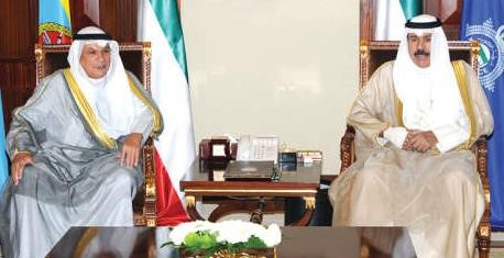 سمو نائب الامير وولي العهد الشيخ نواف الاحمد خلال استقباله وزير الدفاع الشيخ خالد الجراح﻿