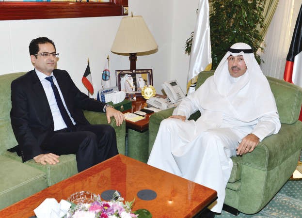 الشيخ فواز الخالد مستقبلا السفير التونسي نور الدين الري﻿