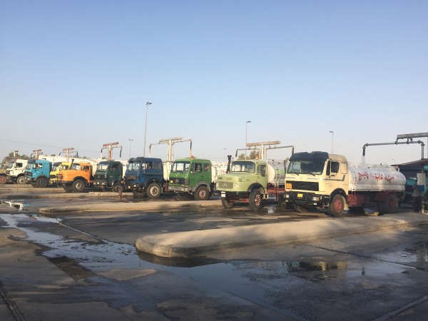 ازدياد اقبال التناكر على محطة الجهراء امس استعدادا لفترة القطع المقرر ان تبدا مساء اليوم
