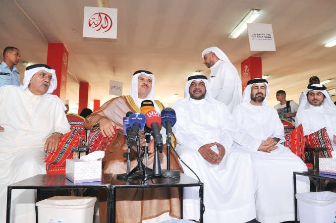 الشيخ سلمان الحمود والشيخ احمد المنصور والسفير الاماراتي رحمة الزعابي واللواء فهد الفهد قاسم باشا - ريليش كومار