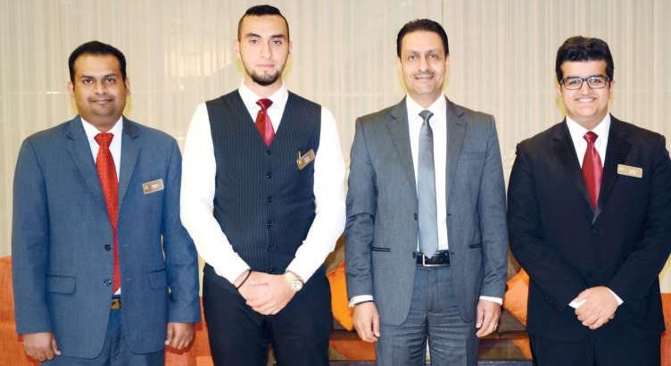 سيف الدين محمد مع عدد من متدربي لوياك في سفير الفنطاس﻿