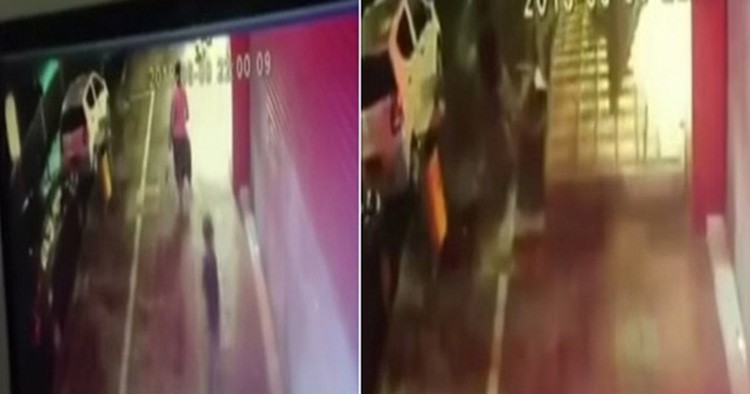بالفيديو.. لوحة إعلانية تسقط على سيدة في الشارع وتقتلها أمام إبنها
