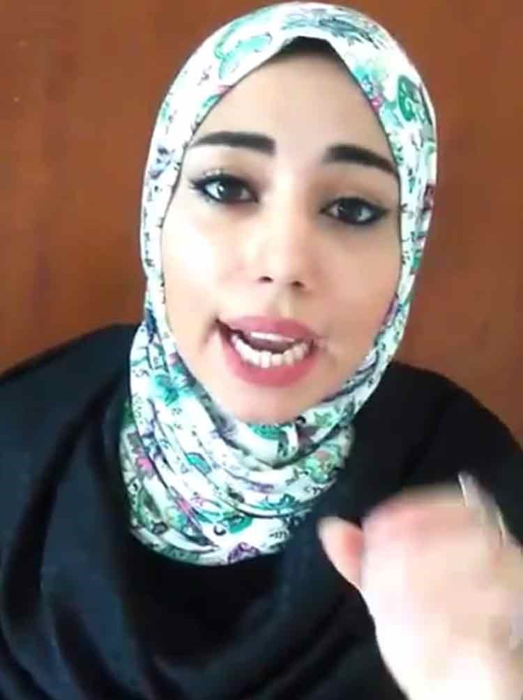 بالفيديو.. فتاة تسخر من البنات لعدم دخولهن «المطبخ»