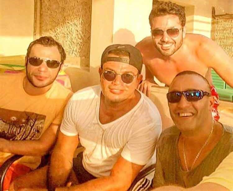 بالصور.. عمرو دياب بصحبة «السقا» و«عز» و«إمام» في الساحل الشمالي