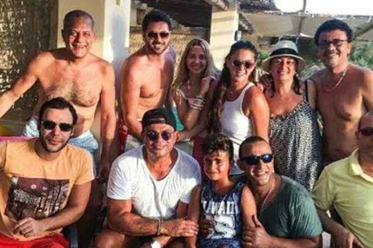 بالصور.. عمرو دياب بصحبة «السقا» و«عز» و«إمام» في الساحل الشمالي