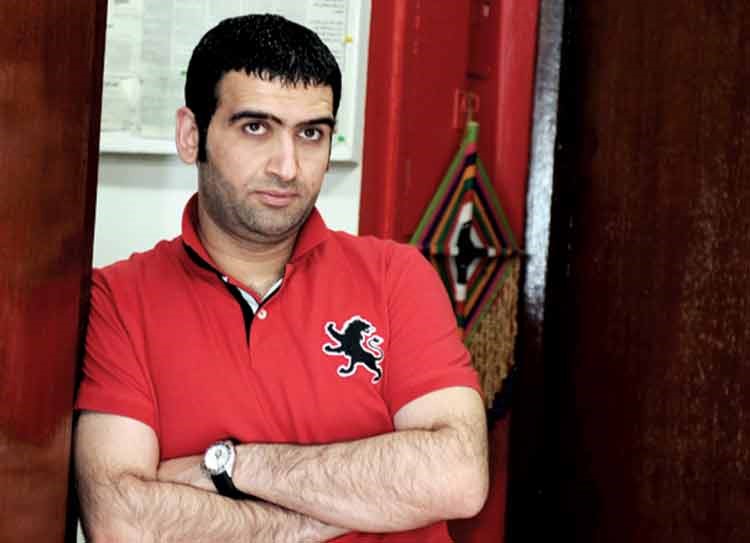 أحمد إيراج يخرج عن صمته: غير معقول أن تزج أسماؤنا نحن الفنانين في كل قضية تحمل نفساً طائفياً