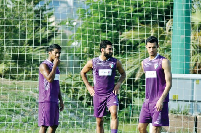 احمد ابراهيم متوسطا فهد الرشيدي وسامي الصانع لن يتمكن من دخول التدريبات في الايام المقبلة﻿